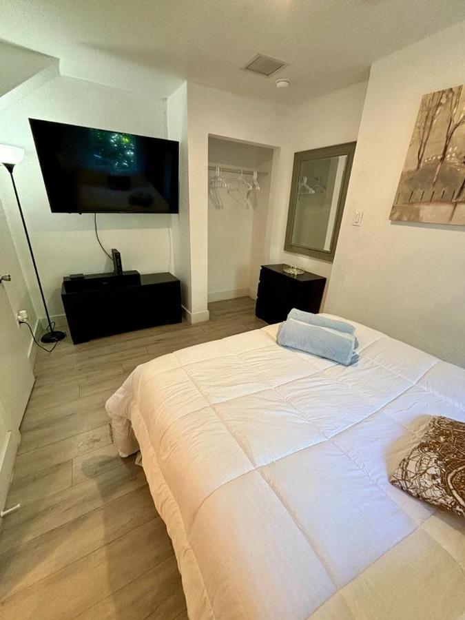 Quiet & Centrally Located House - Private Parking, Laundry And Storage For Luggage Miami Buitenkant foto