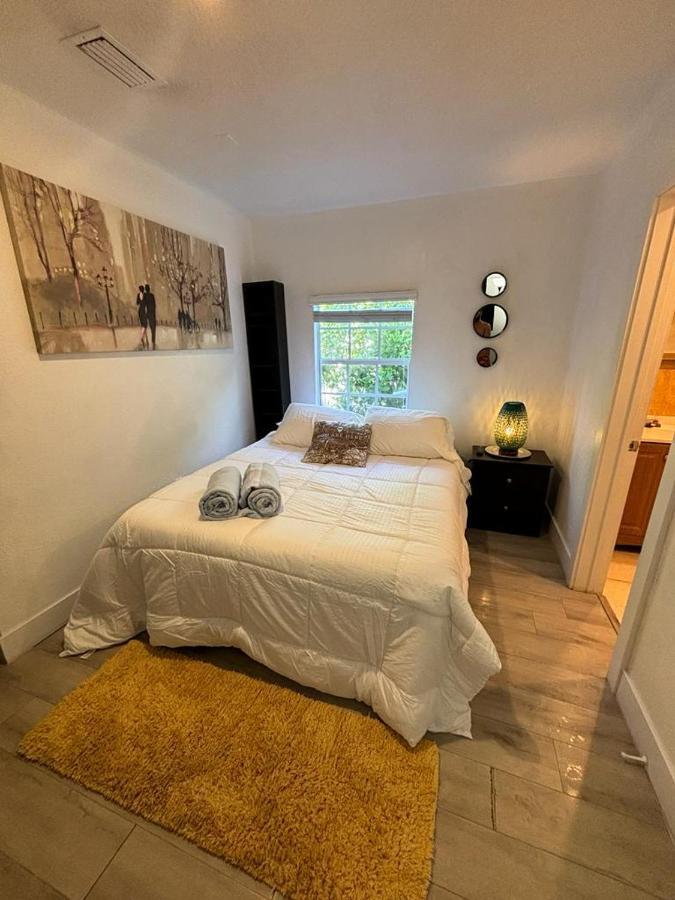 Quiet & Centrally Located House - Private Parking, Laundry And Storage For Luggage Miami Buitenkant foto