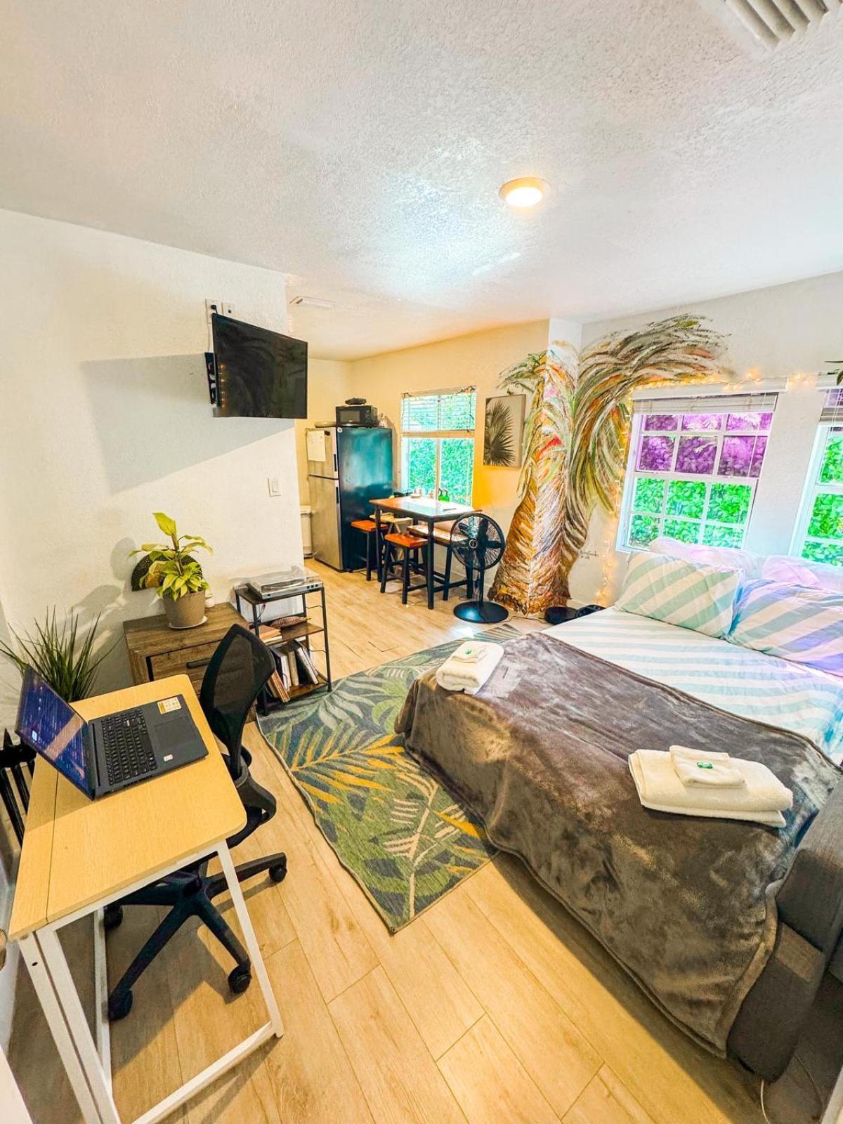 Quiet & Centrally Located House - Private Parking, Laundry And Storage For Luggage Miami Buitenkant foto